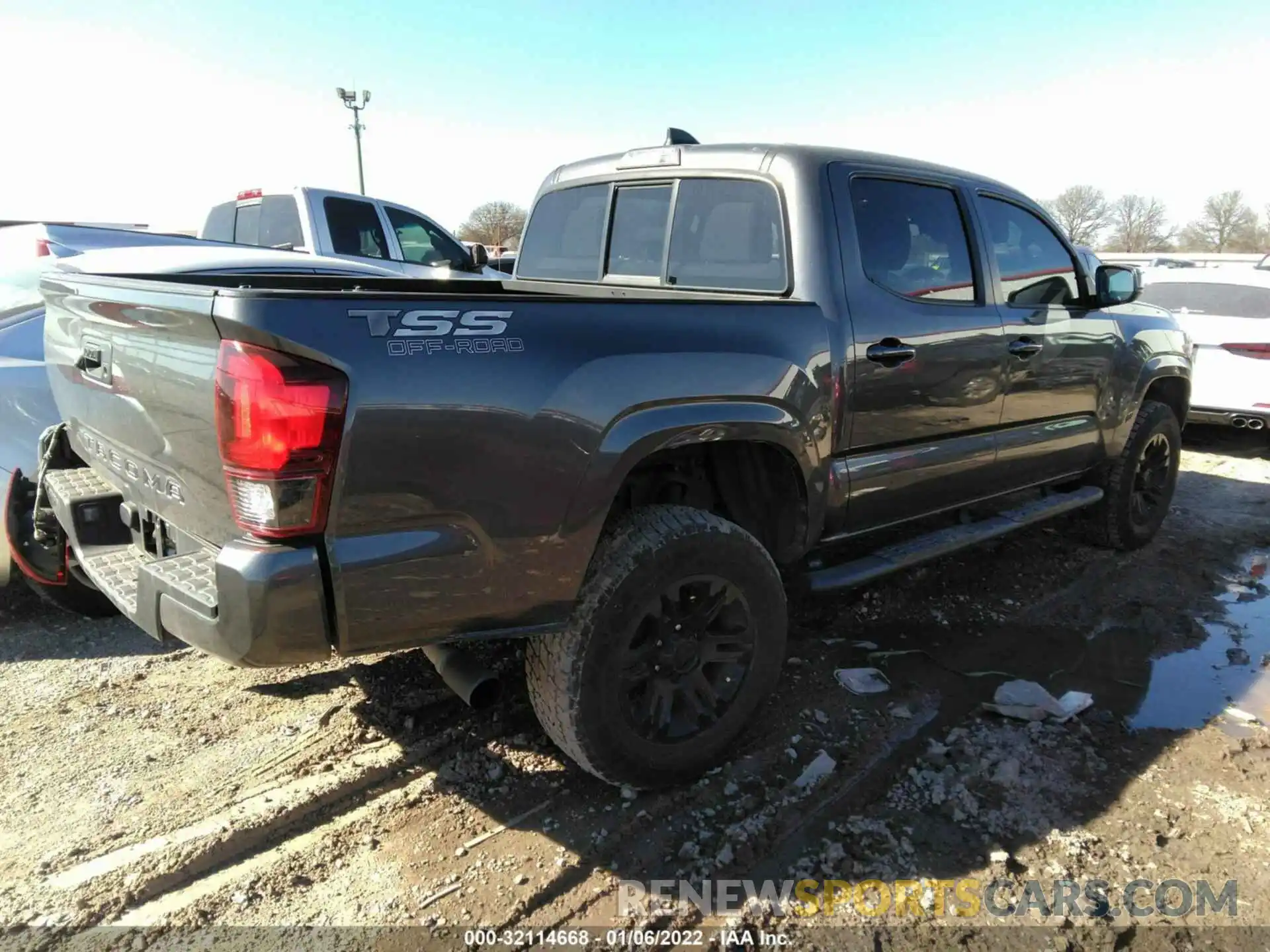 4 Фотография поврежденного автомобиля 5TFAX5GNXLX175477 TOYOTA TACOMA 2WD 2020