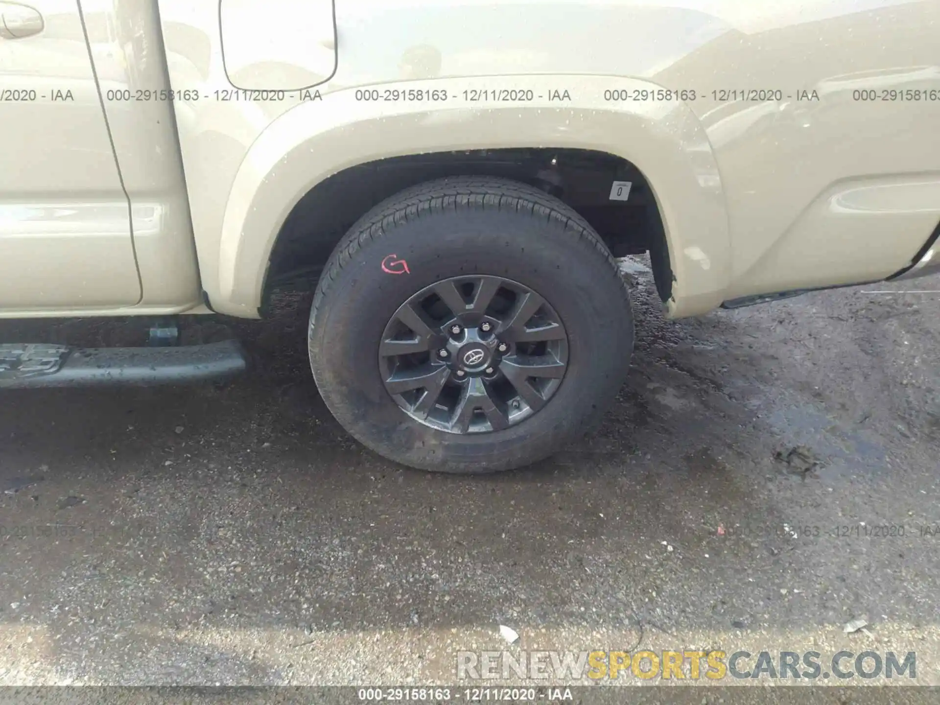 13 Photograph of a damaged car 5TFAZ5CN1LX093685 TOYOTA TACOMA 2WD 2020