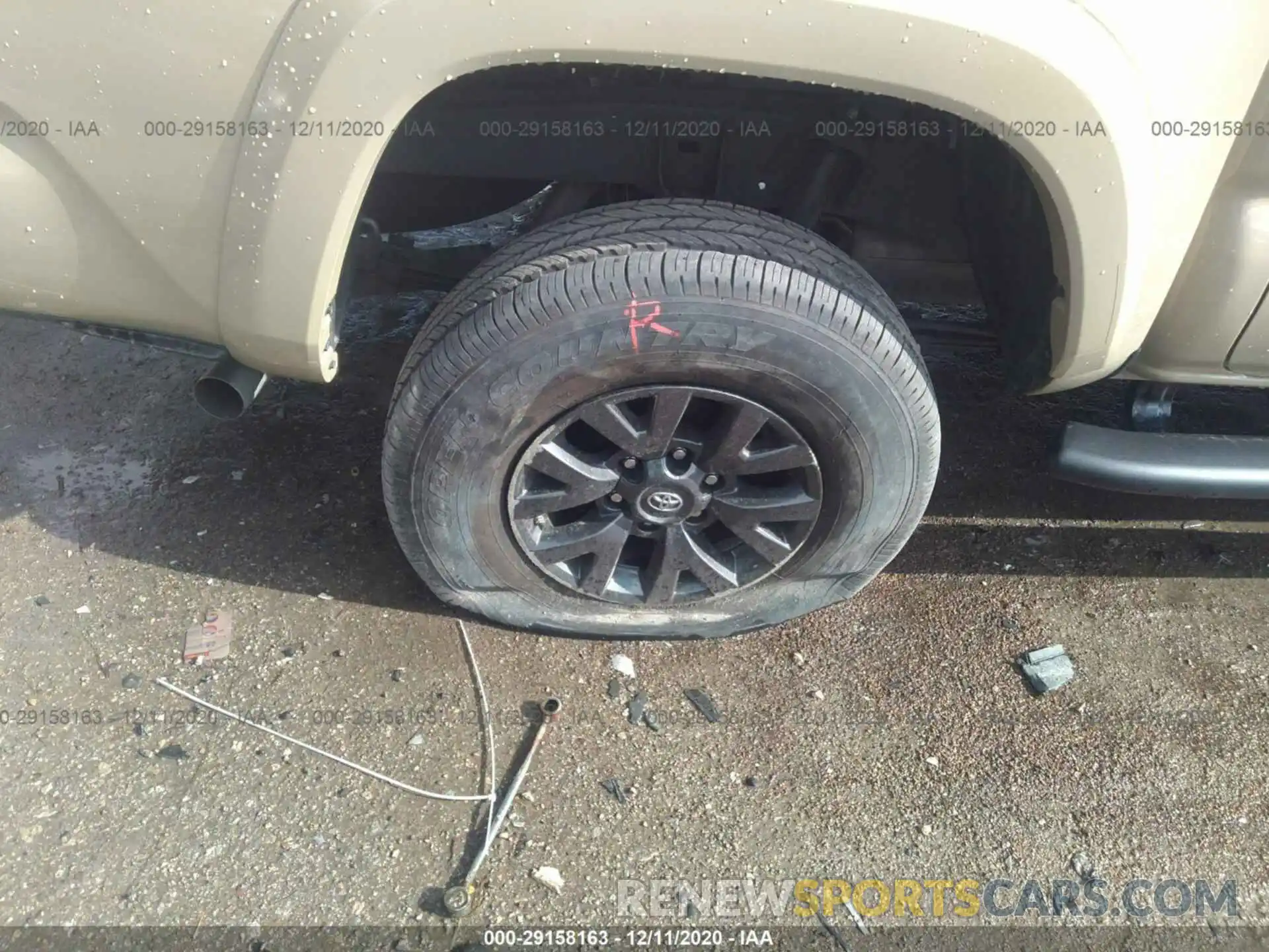 15 Photograph of a damaged car 5TFAZ5CN1LX093685 TOYOTA TACOMA 2WD 2020