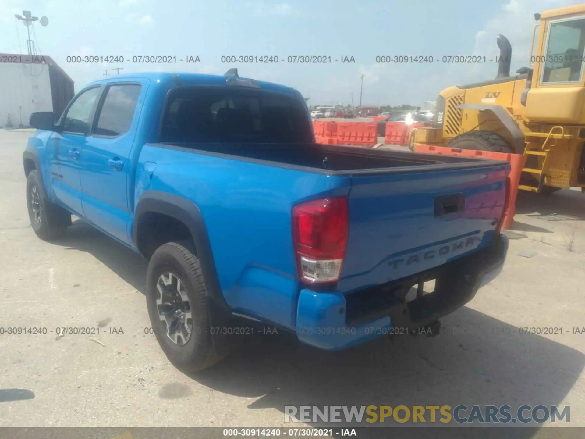 3 Photograph of a damaged car 5TFAZ5CN2LX088821 TOYOTA TACOMA 2WD 2020