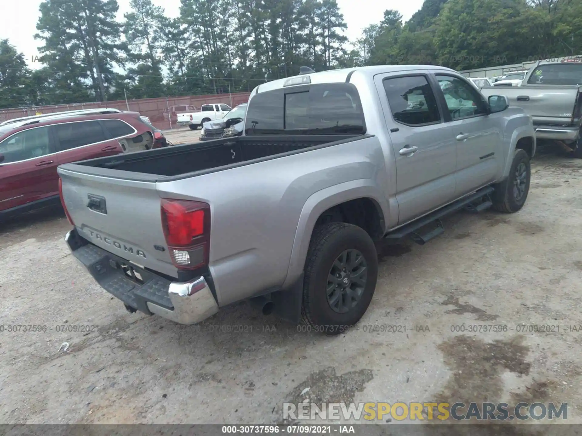 4 Photograph of a damaged car 5TFAZ5CN2LX094862 TOYOTA TACOMA 2WD 2020