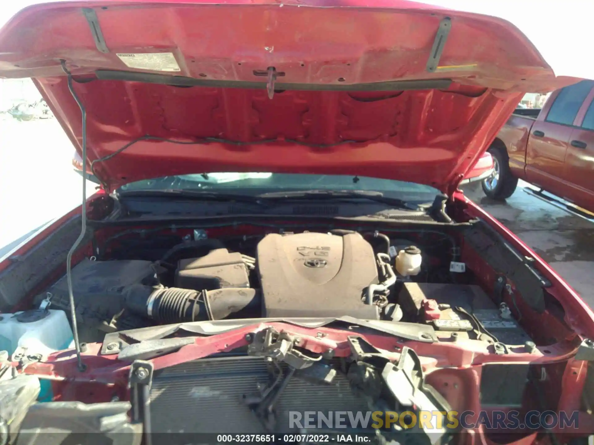 10 Photograph of a damaged car 5TFAZ5CN3LX087600 TOYOTA TACOMA 2WD 2020