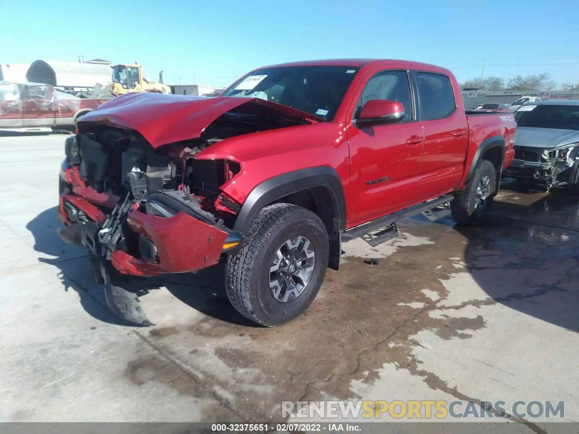 2 Photograph of a damaged car 5TFAZ5CN3LX087600 TOYOTA TACOMA 2WD 2020