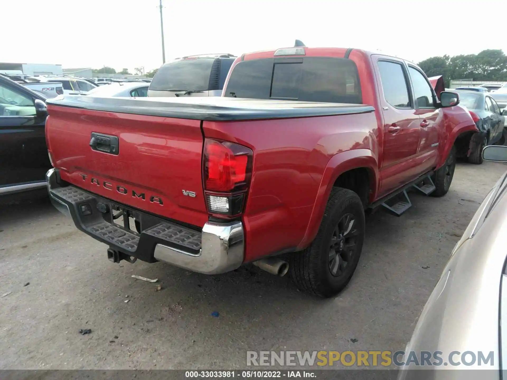 4 Photograph of a damaged car 5TFAZ5CN3LX088147 TOYOTA TACOMA 2WD 2020