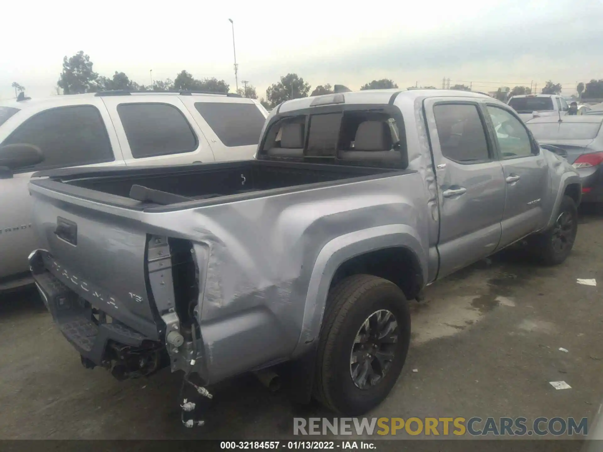 4 Photograph of a damaged car 5TFAZ5CN5LX089722 TOYOTA TACOMA 2WD 2020