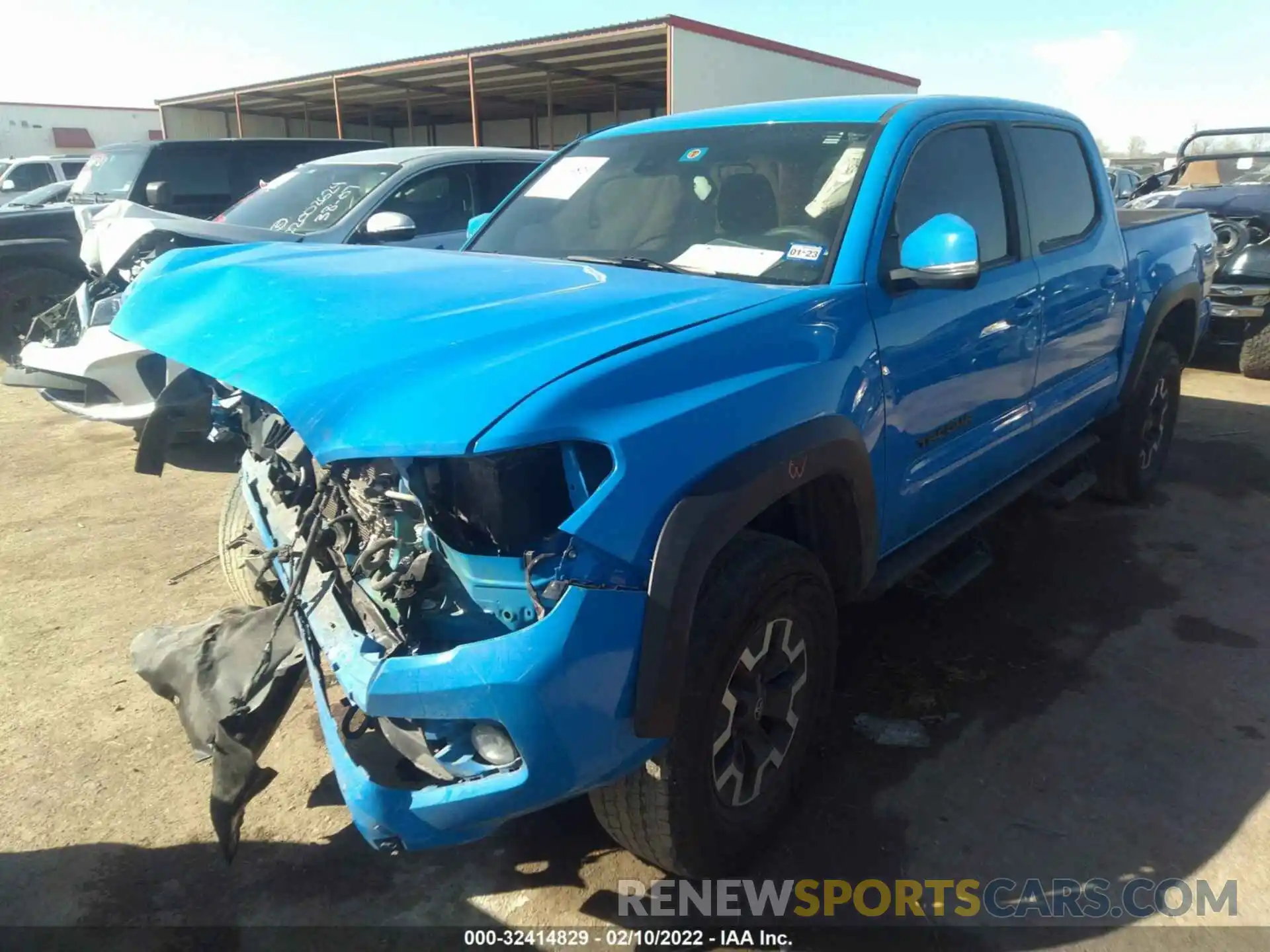 2 Photograph of a damaged car 5TFAZ5CN5LX091695 TOYOTA TACOMA 2WD 2020