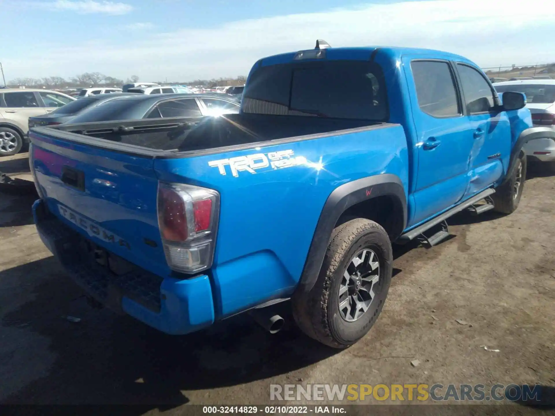 4 Фотография поврежденного автомобиля 5TFAZ5CN5LX091695 TOYOTA TACOMA 2WD 2020