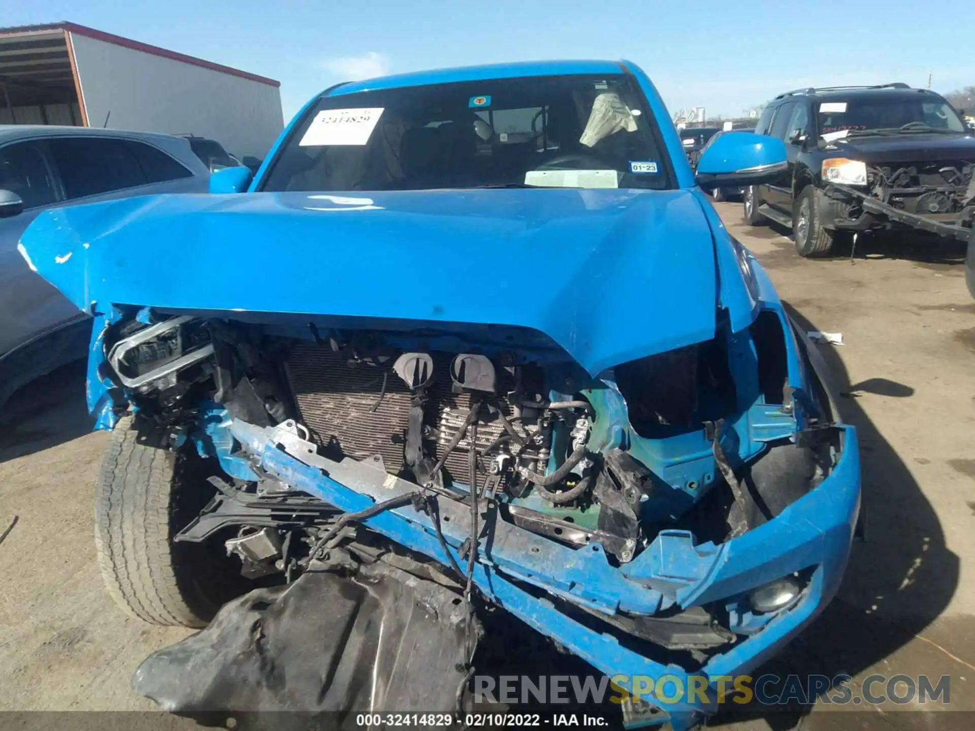 6 Photograph of a damaged car 5TFAZ5CN5LX091695 TOYOTA TACOMA 2WD 2020