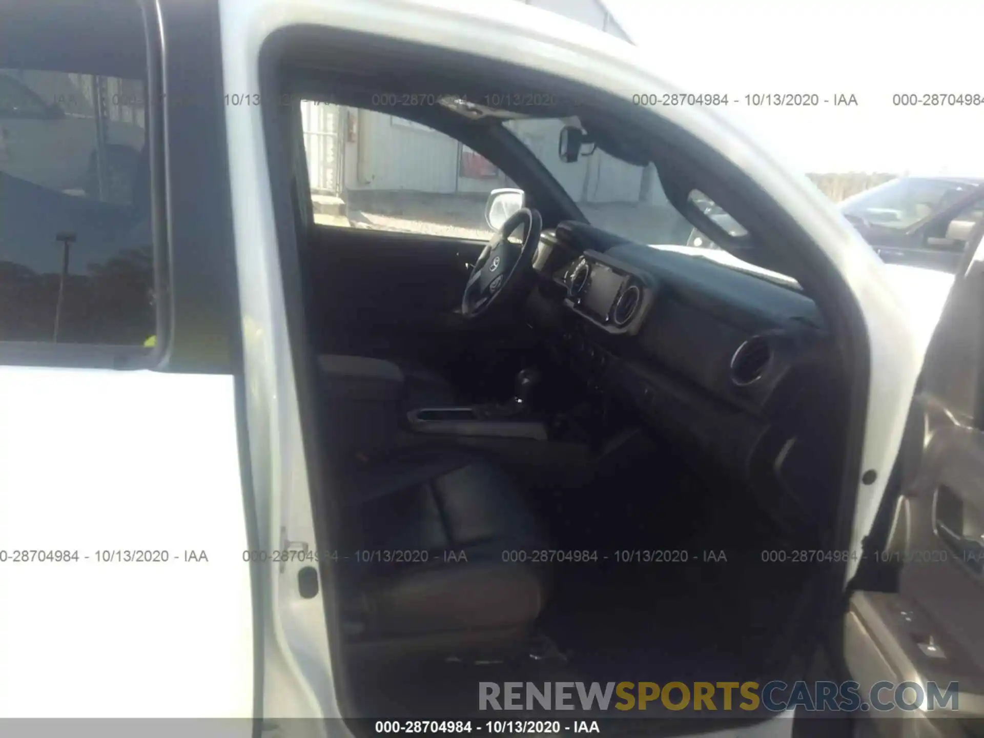 5 Photograph of a damaged car 5TFAZ5CN7LX088393 TOYOTA TACOMA 2WD 2020