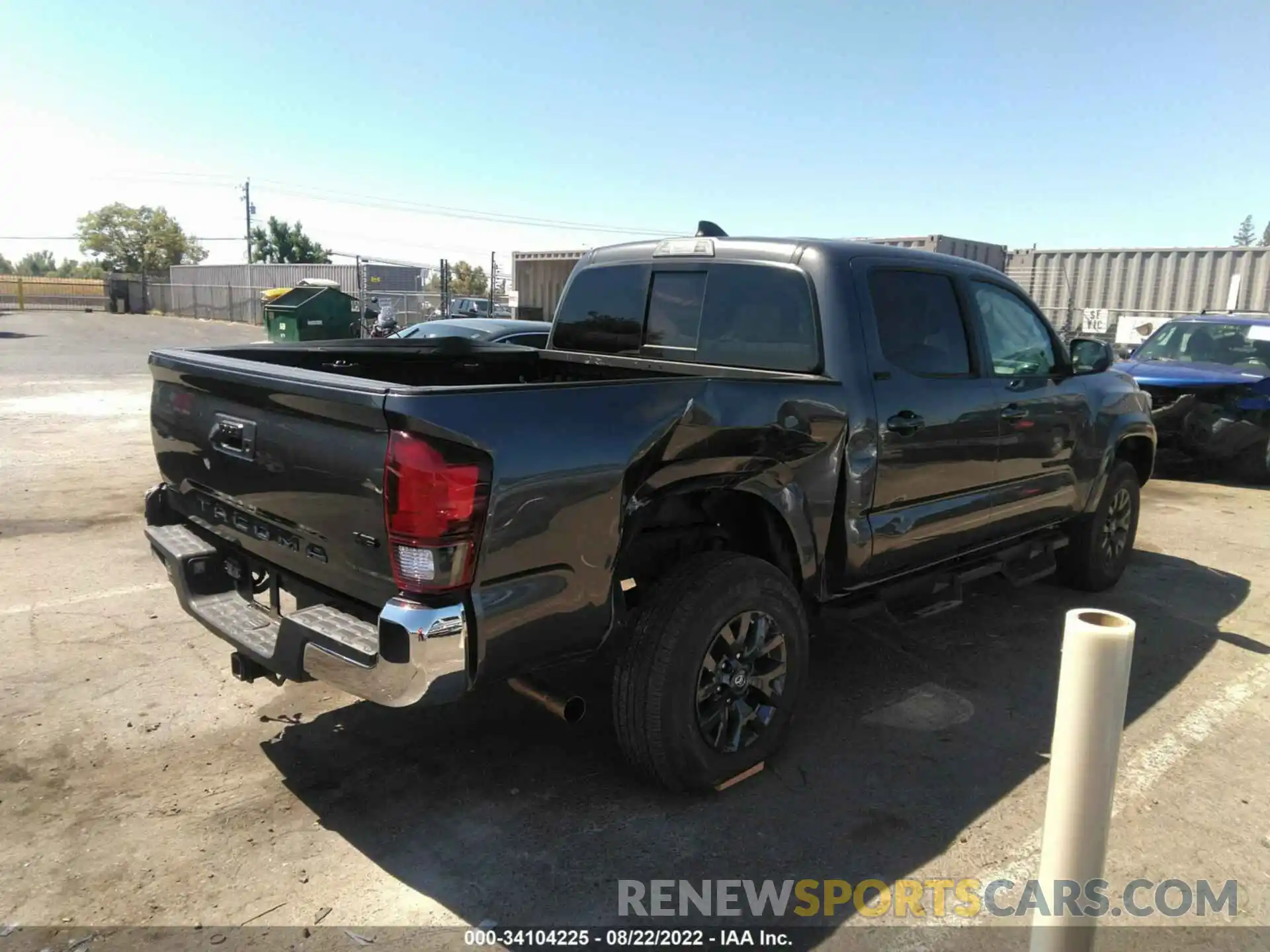 4 Photograph of a damaged car 5TFAZ5CN7LX091424 TOYOTA TACOMA 2WD 2020