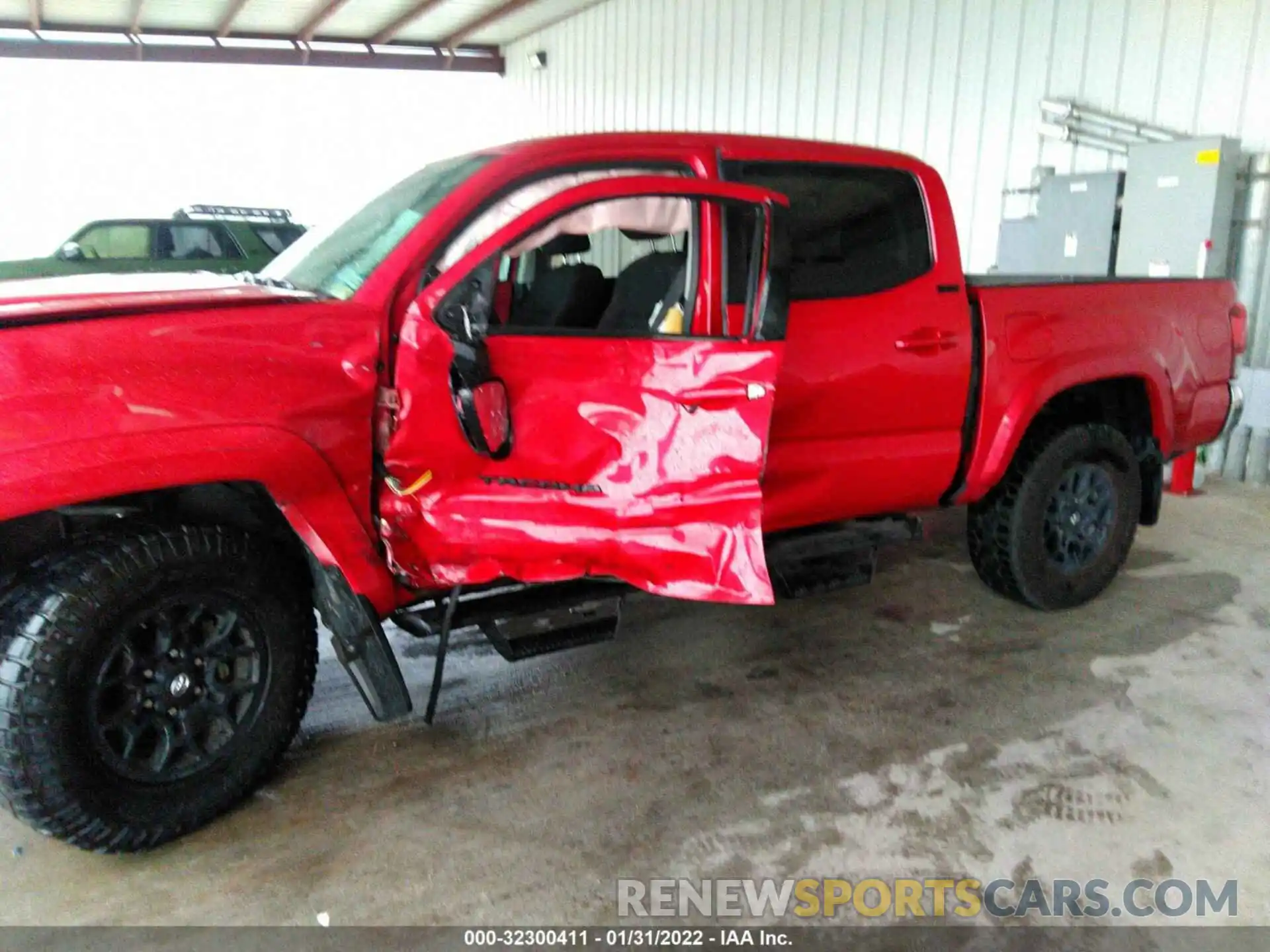 6 Photograph of a damaged car 5TFAZ5CN9LX091215 TOYOTA TACOMA 2WD 2020