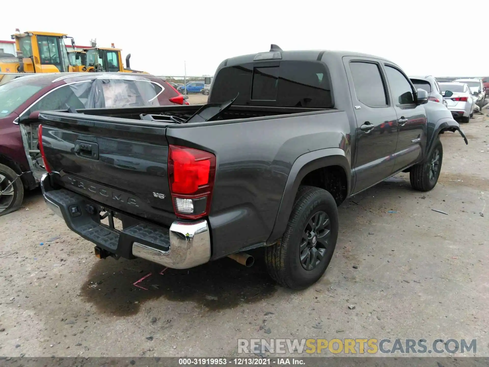 4 Photograph of a damaged car 5TFAZ5CN9LX093224 TOYOTA TACOMA 2WD 2020