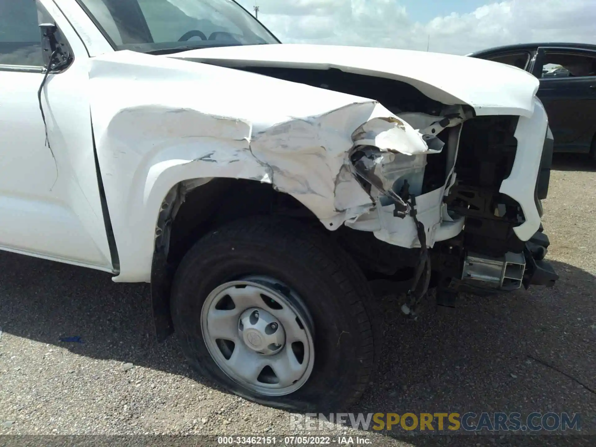 6 Photograph of a damaged car 5TFRX5GN1LX180909 TOYOTA TACOMA 2WD 2020