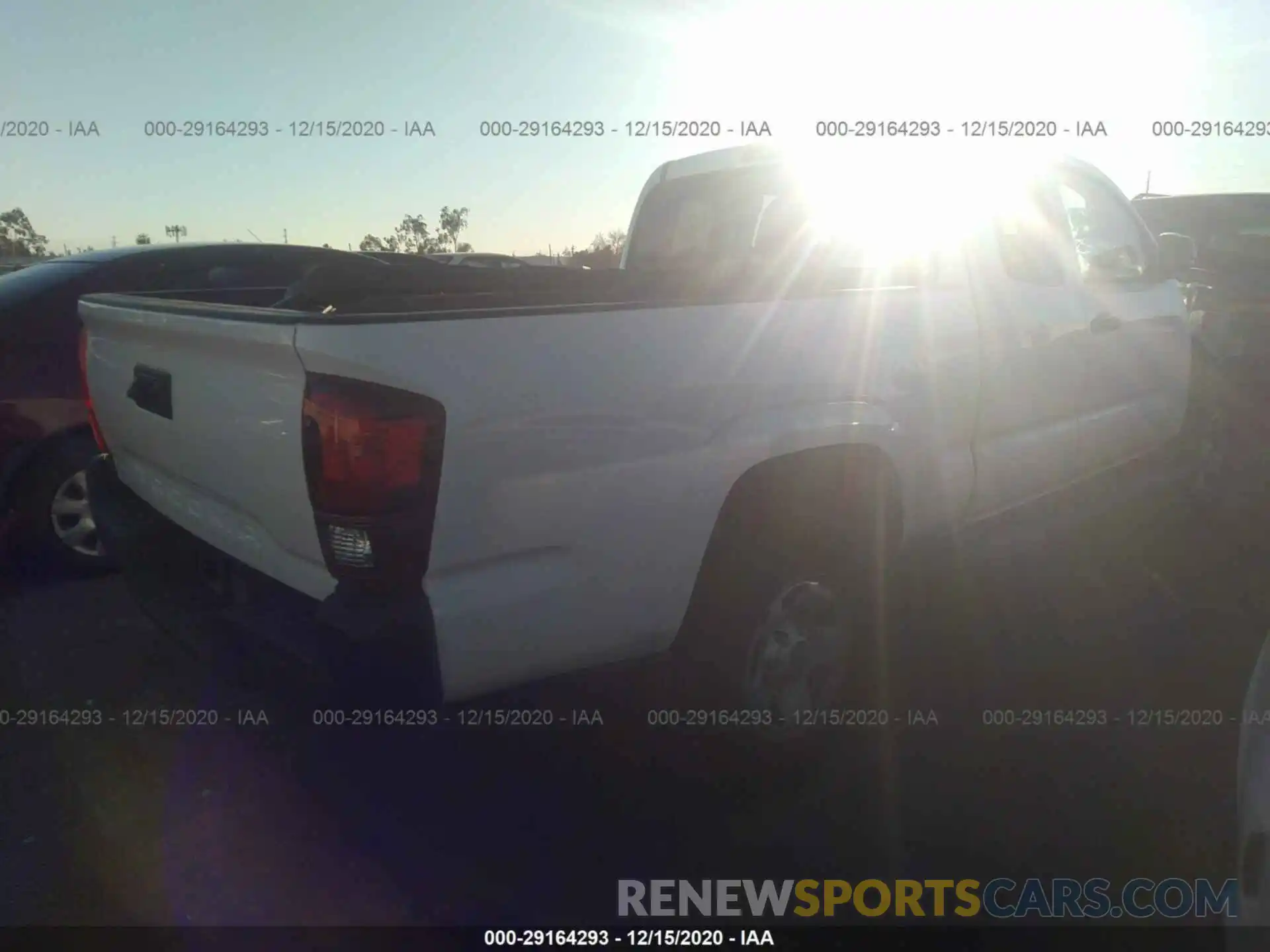 4 Фотография поврежденного автомобиля 5TFRX5GN4LX167670 TOYOTA TACOMA 2WD 2020