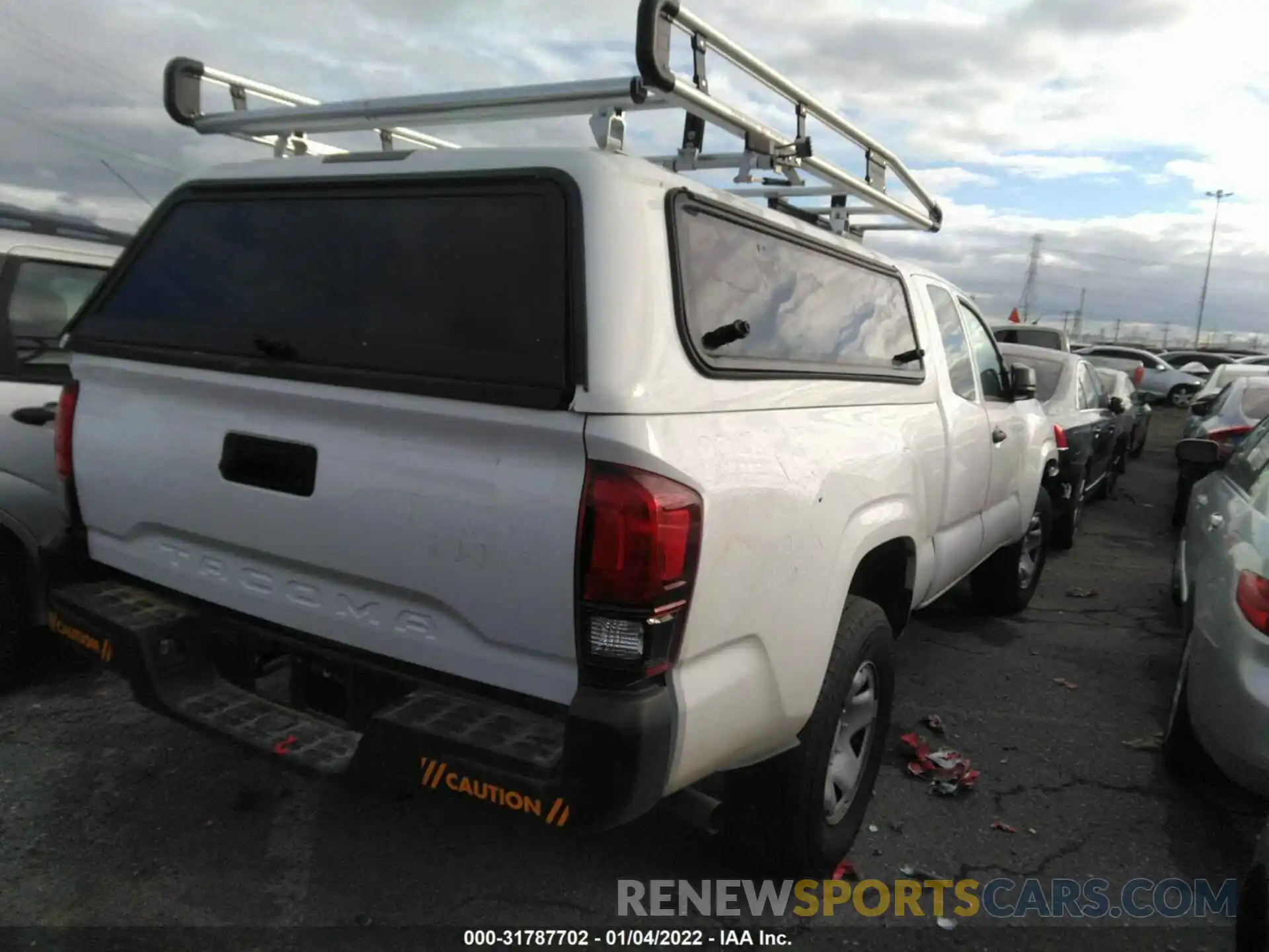 4 Photograph of a damaged car 5TFRX5GN4LX173355 TOYOTA TACOMA 2WD 2020