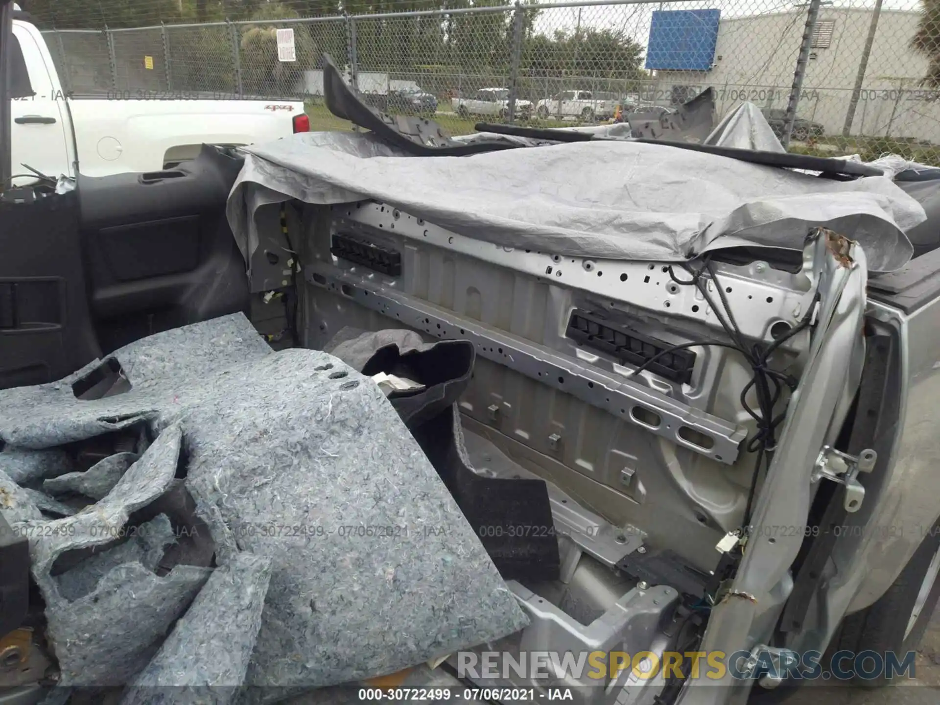 8 Photograph of a damaged car 5TFRX5GN5LX166592 TOYOTA TACOMA 2WD 2020