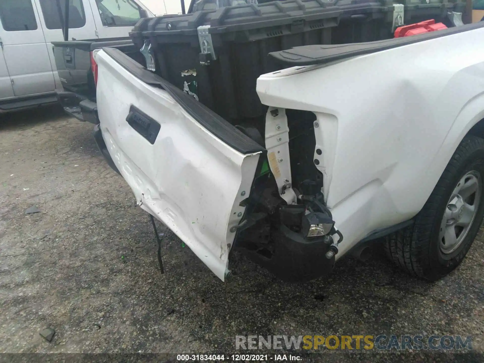 6 Photograph of a damaged car 5TFRX5GNXLX176521 TOYOTA TACOMA 2WD 2020