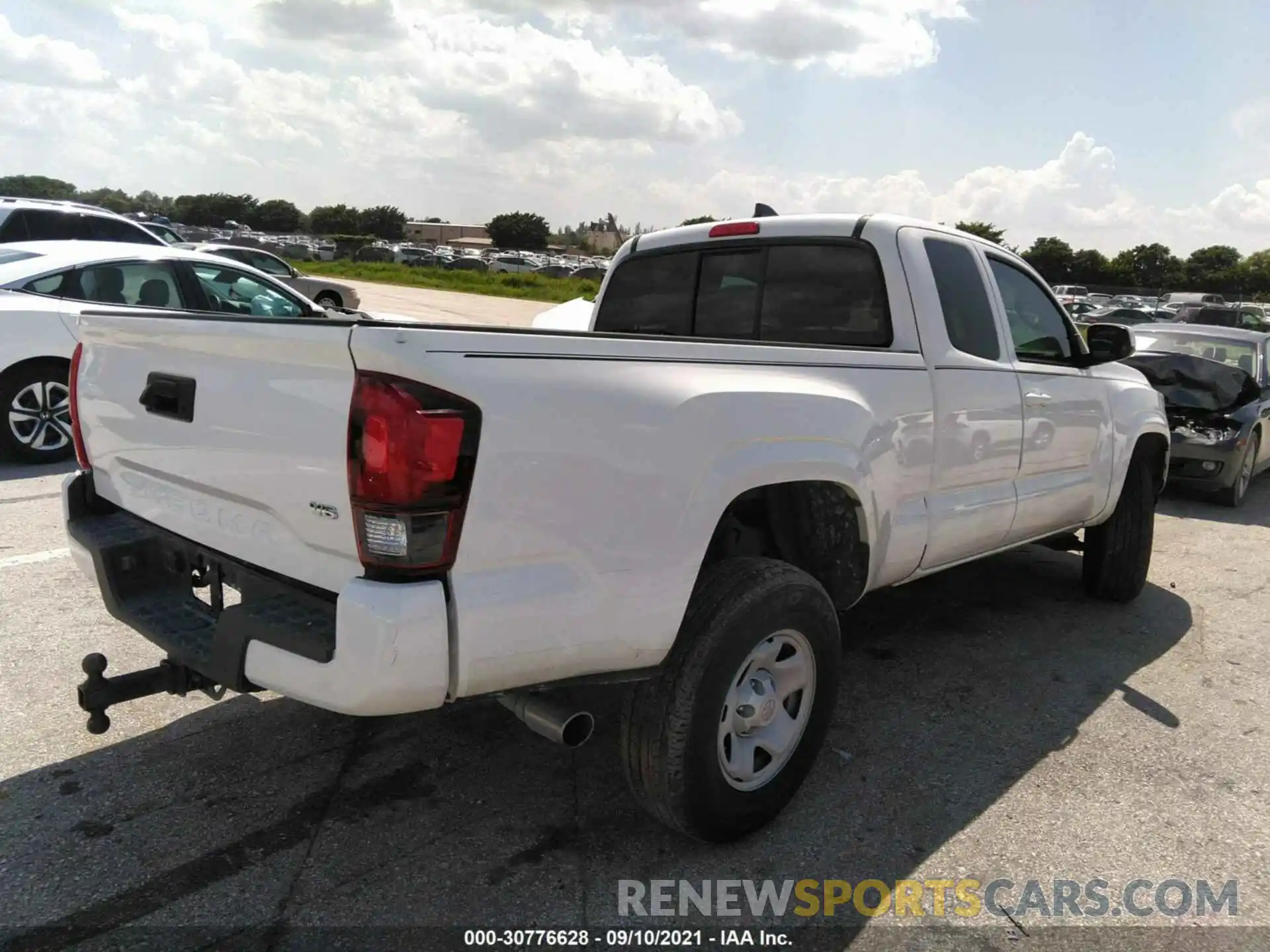 4 Photograph of a damaged car 5TFRZ5CN2LX090121 TOYOTA TACOMA 2WD 2020