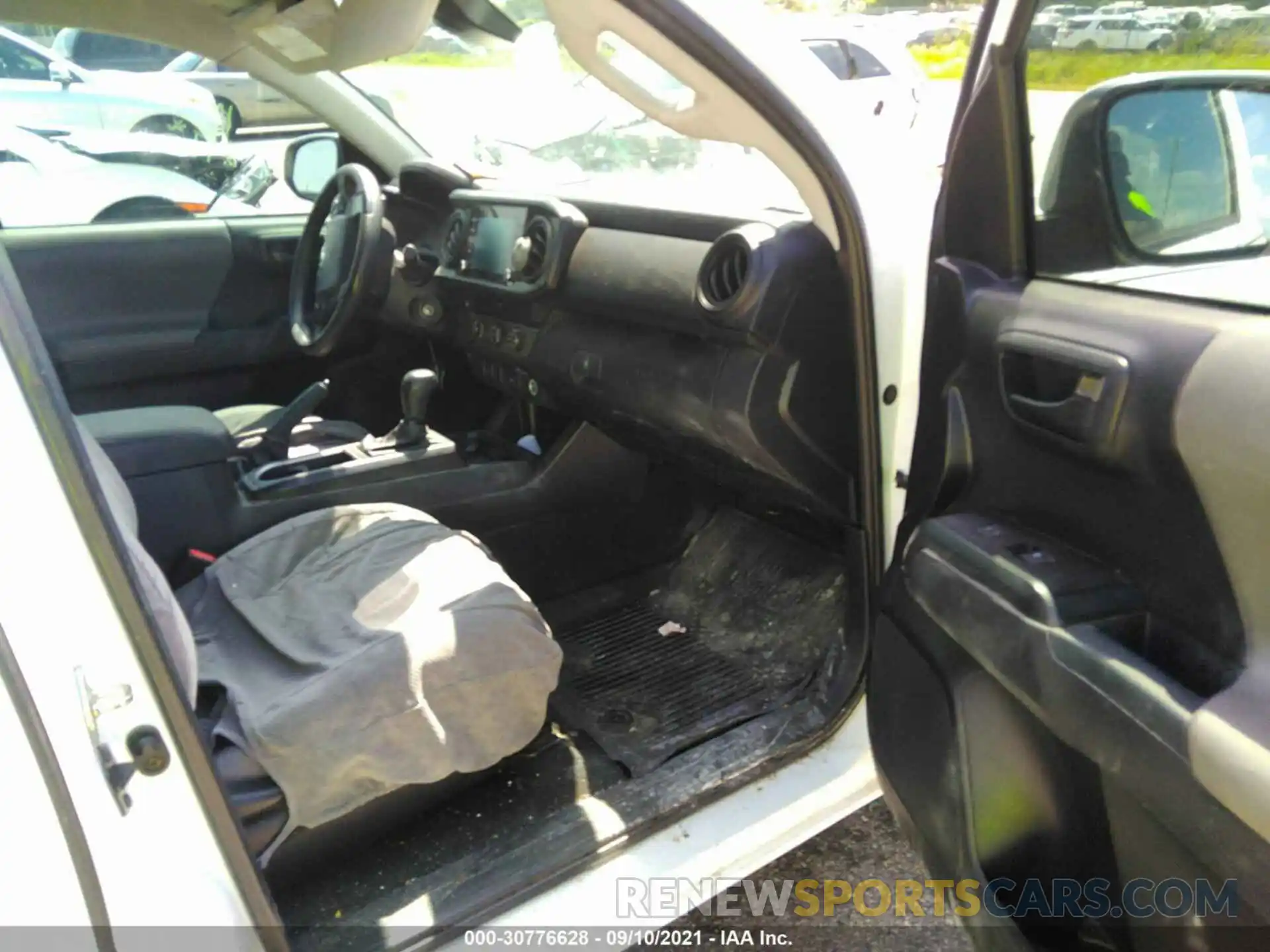 5 Photograph of a damaged car 5TFRZ5CN2LX090121 TOYOTA TACOMA 2WD 2020