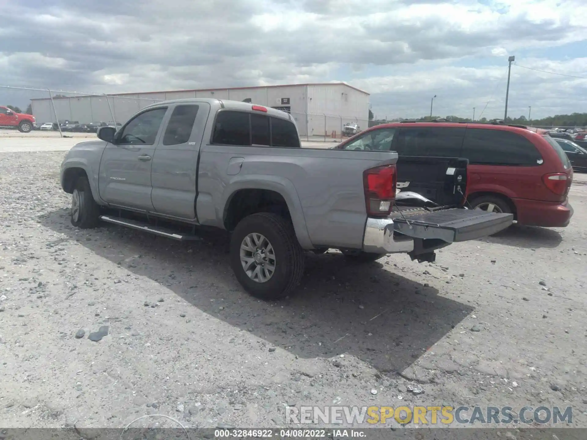 3 Photograph of a damaged car 5TFRZ5CN5LX088847 TOYOTA TACOMA 2WD 2020