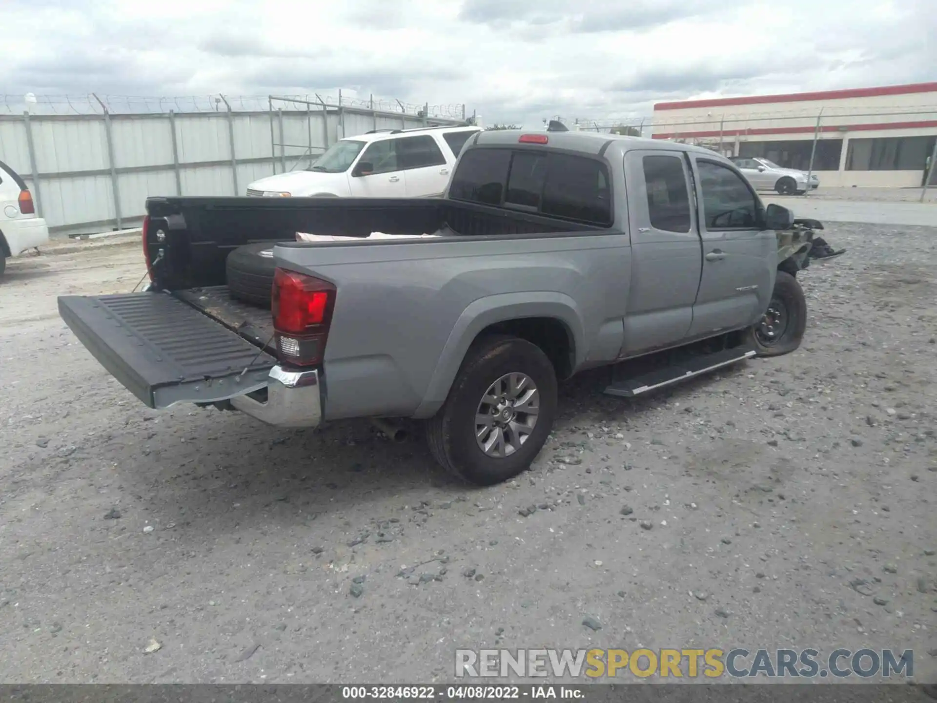 4 Фотография поврежденного автомобиля 5TFRZ5CN5LX088847 TOYOTA TACOMA 2WD 2020