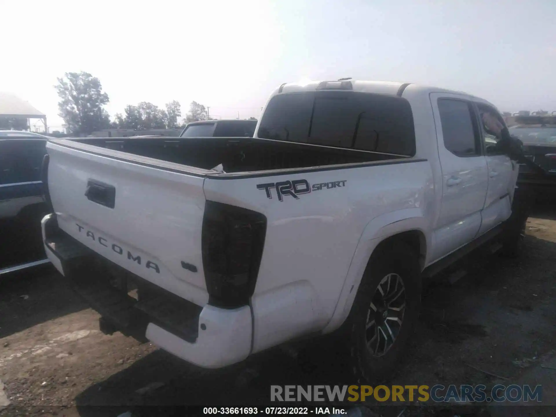 4 Photograph of a damaged car 3TMAZ5CN0MM146531 TOYOTA TACOMA 2WD 2021