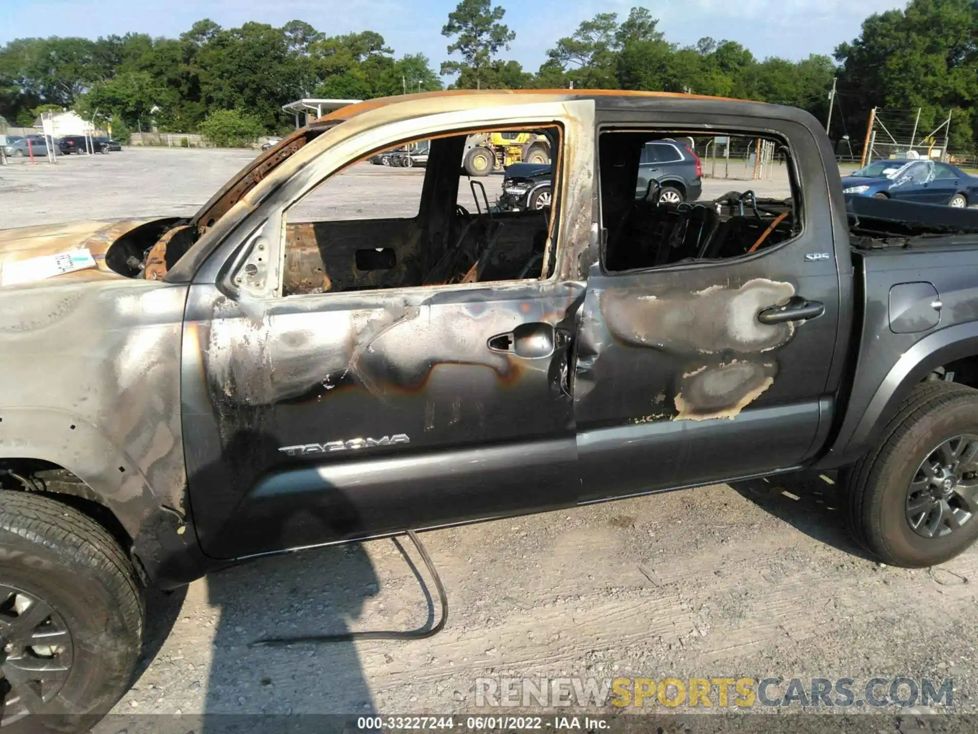 6 Photograph of a damaged car 3TMAZ5CN2MM142903 TOYOTA TACOMA 2WD 2021