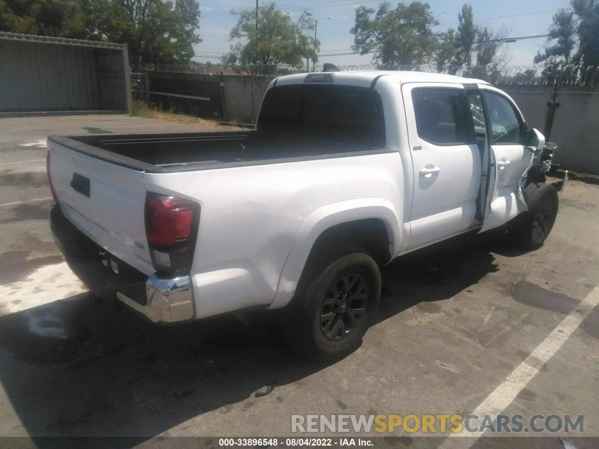 4 Фотография поврежденного автомобиля 3TMAZ5CN3MM146880 TOYOTA TACOMA 2WD 2021