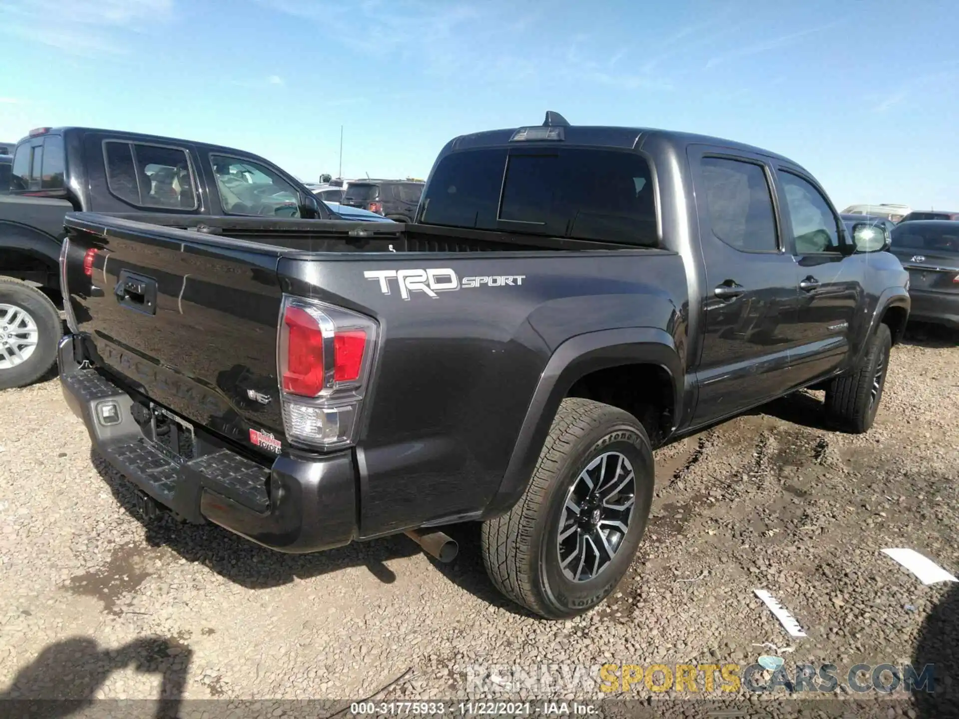 4 Фотография поврежденного автомобиля 3TMAZ5CN3MM150993 TOYOTA TACOMA 2WD 2021