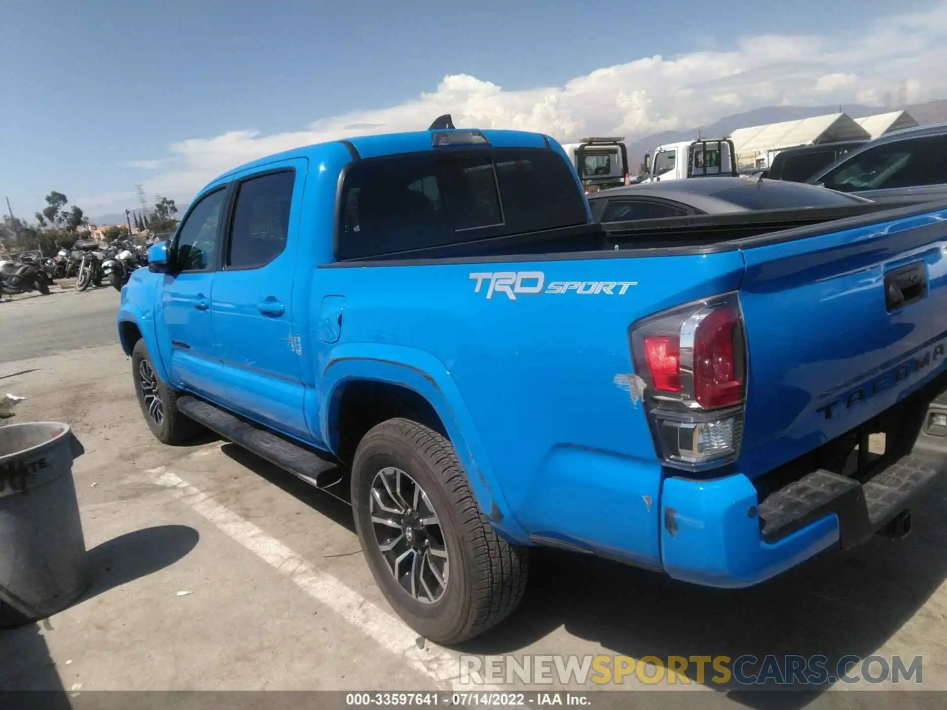 3 Photograph of a damaged car 3TMAZ5CN3MM153828 TOYOTA TACOMA 2WD 2021