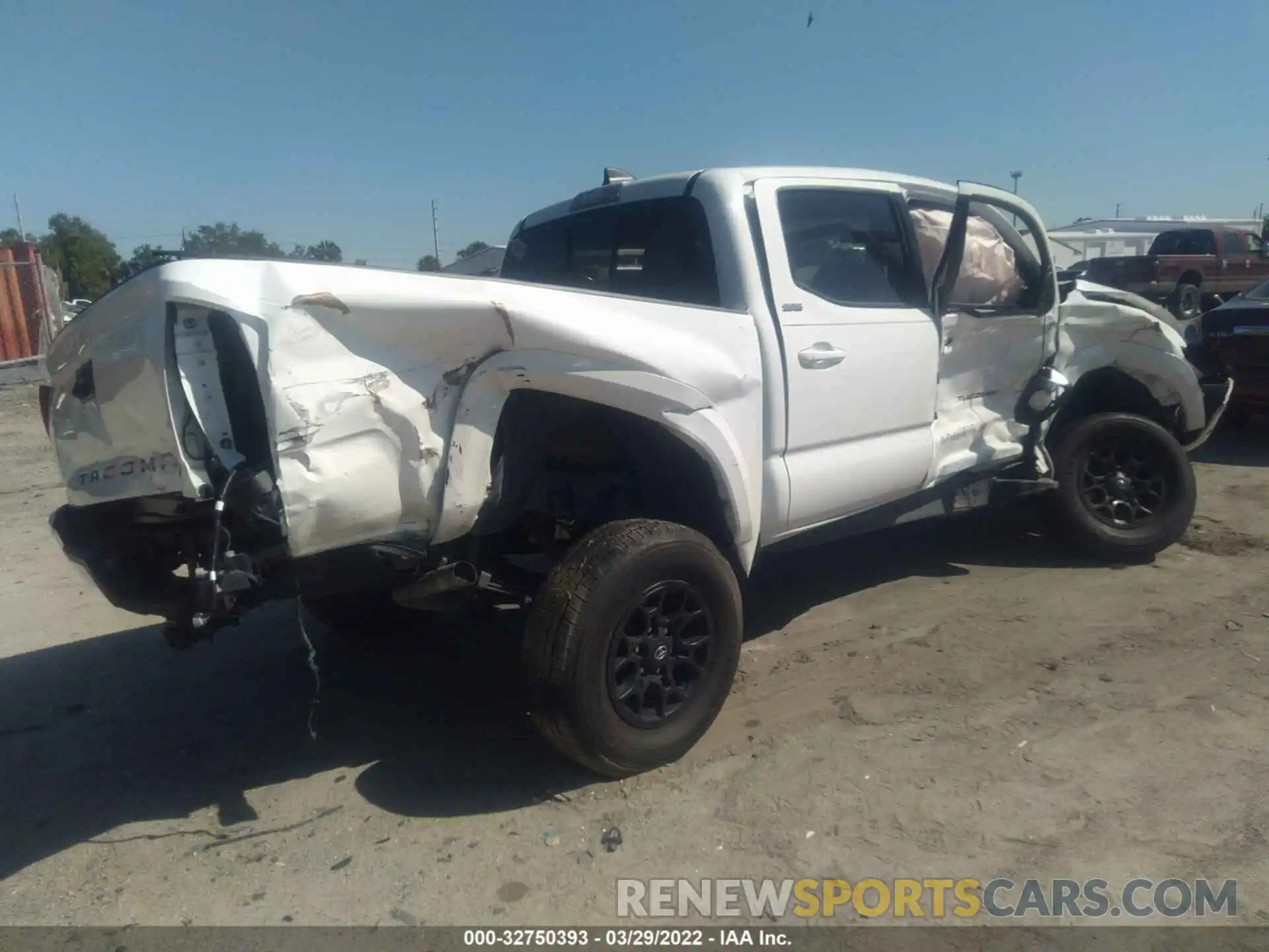 4 Photograph of a damaged car 3TMAZ5CN4MM149030 TOYOTA TACOMA 2WD 2021