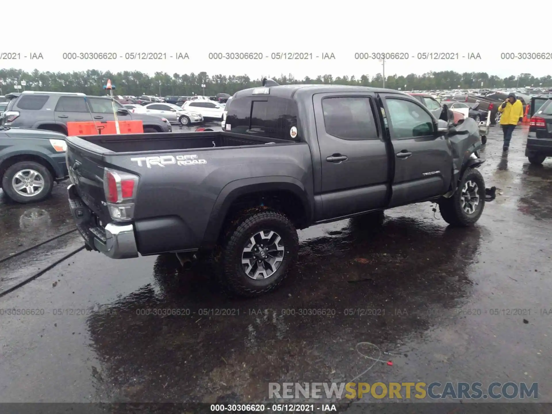 4 Photograph of a damaged car 3TMAZ5CN5MM140630 TOYOTA TACOMA 2WD 2021