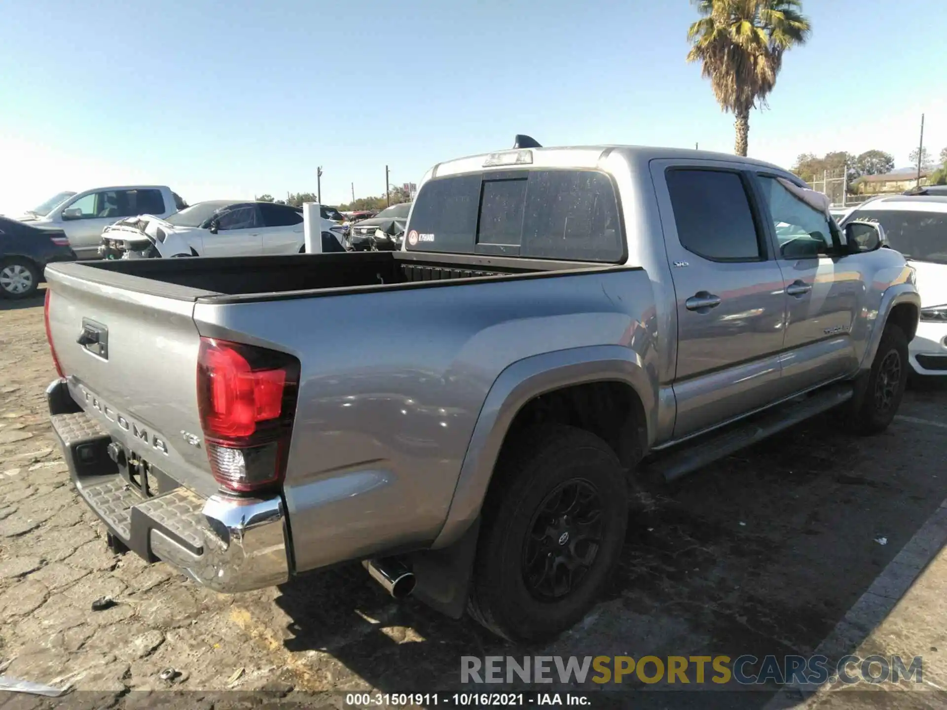 4 Фотография поврежденного автомобиля 3TMAZ5CN5MM144175 TOYOTA TACOMA 2WD 2021