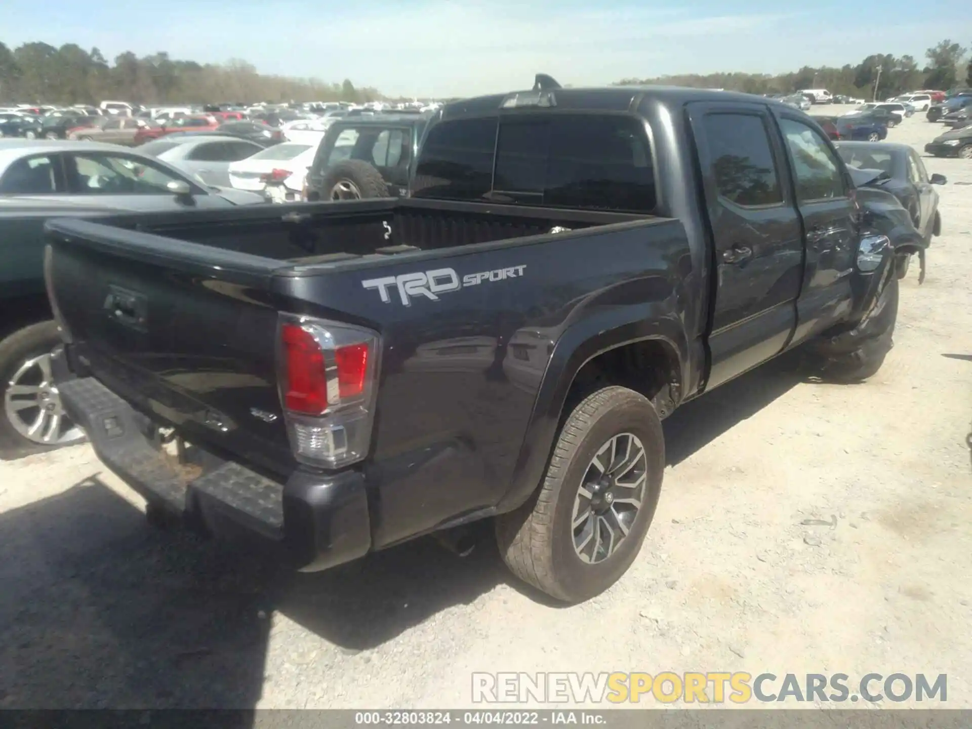 4 Photograph of a damaged car 3TMAZ5CN5MM146301 TOYOTA TACOMA 2WD 2021