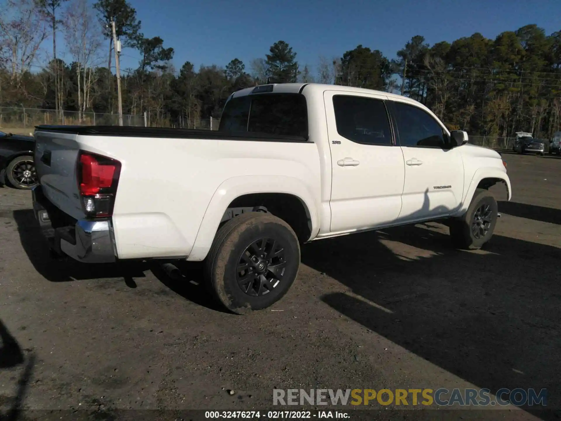 4 Photograph of a damaged car 3TMAZ5CN5MM148694 TOYOTA TACOMA 2WD 2021