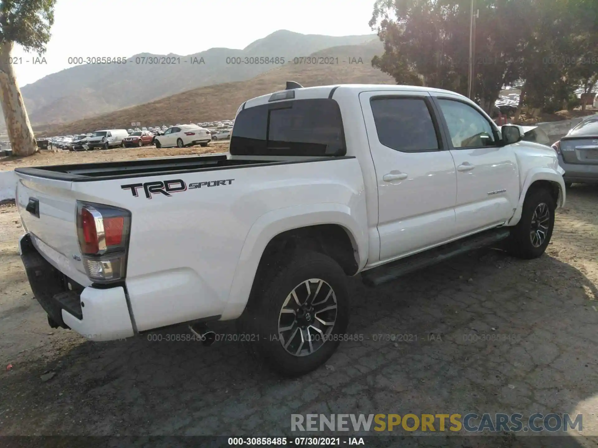 4 Photograph of a damaged car 3TMAZ5CN6MM152107 TOYOTA TACOMA 2WD 2021