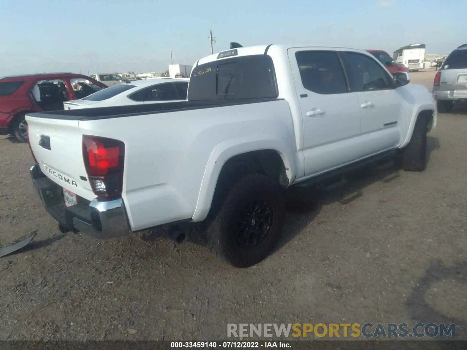 4 Photograph of a damaged car 3TMAZ5CN8MM151394 TOYOTA TACOMA 2WD 2021