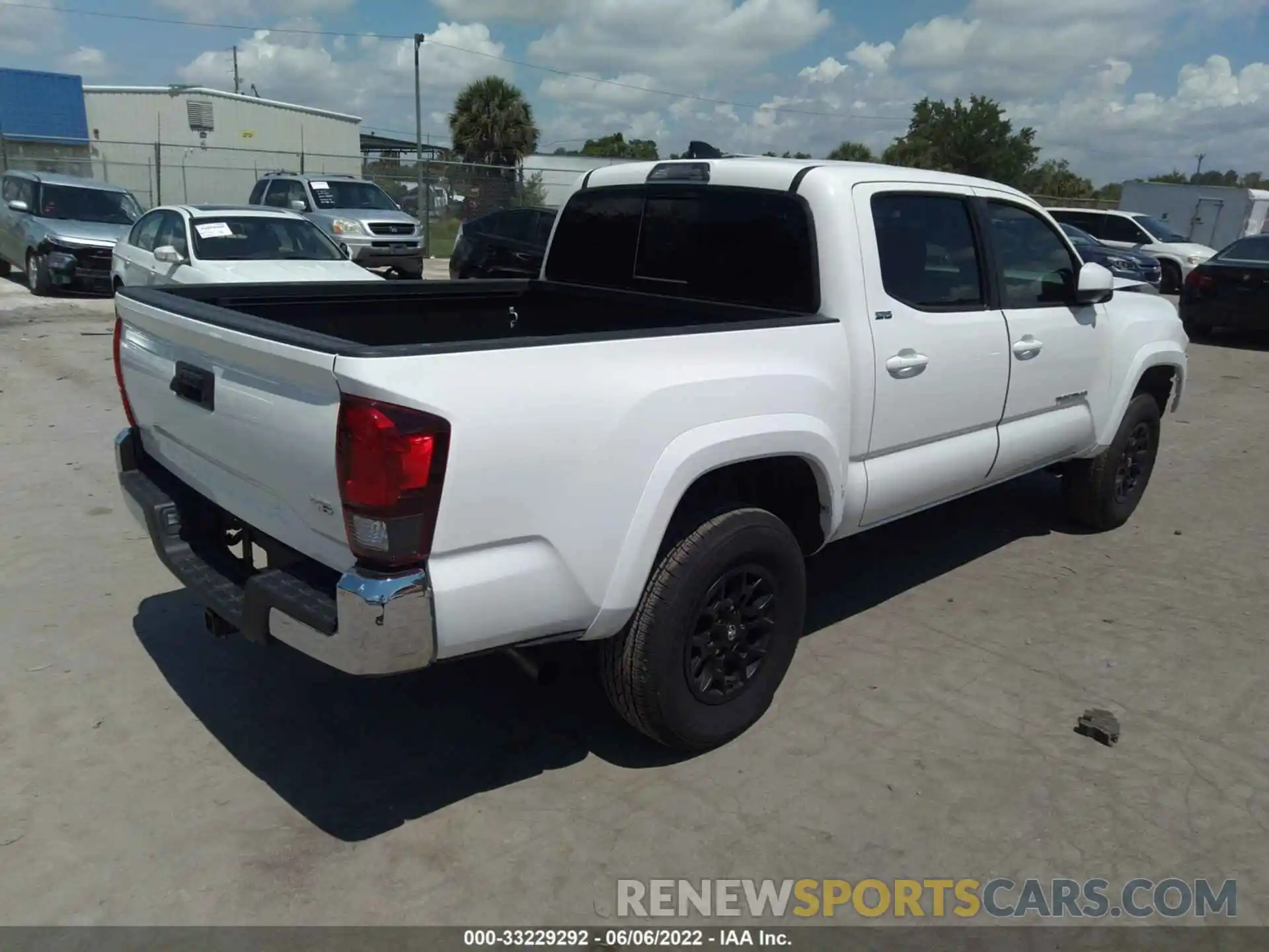 4 Photograph of a damaged car 3TMAZ5CN8MM158670 TOYOTA TACOMA 2WD 2021