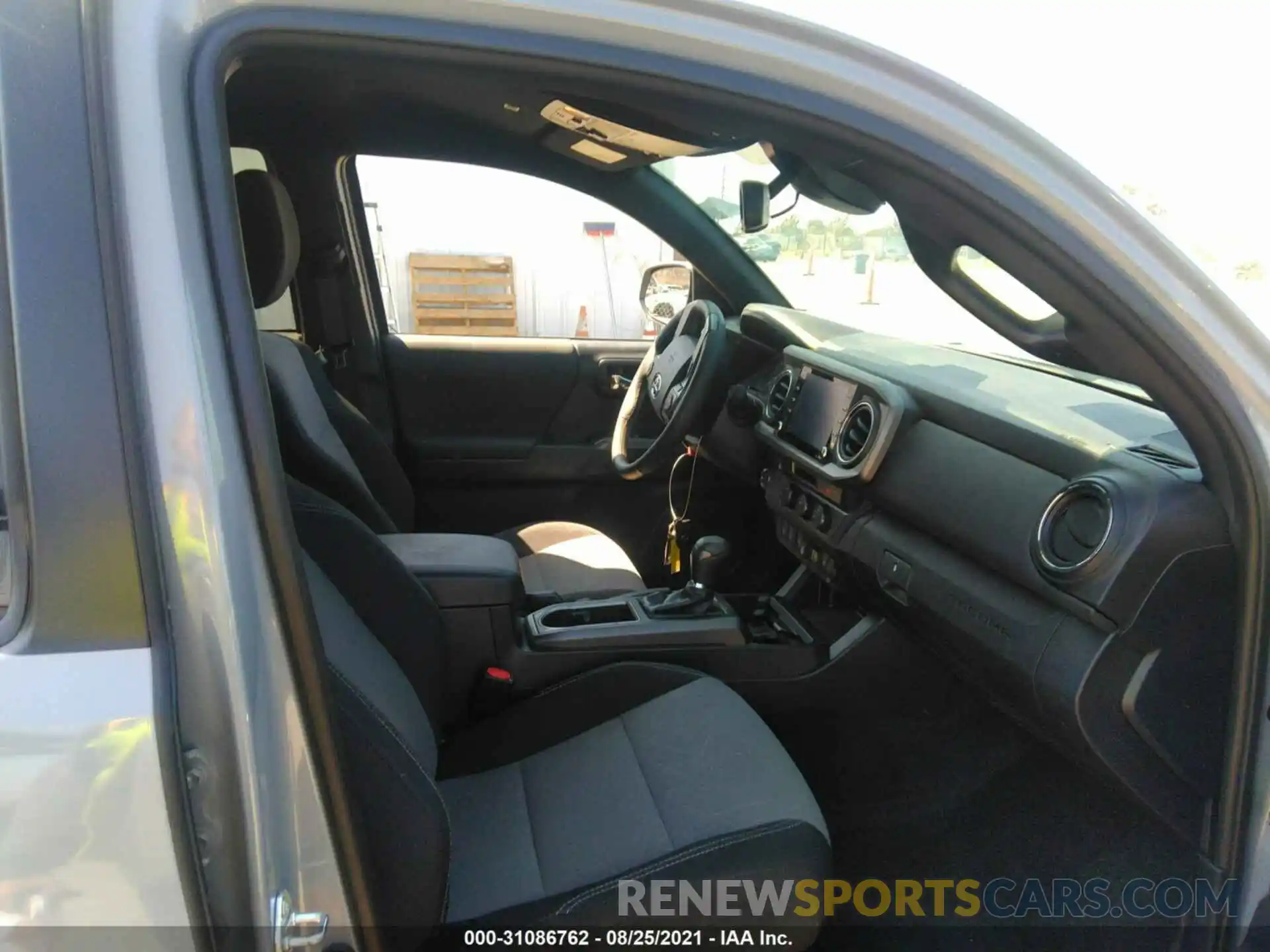 5 Photograph of a damaged car 3TMAZ5CN9MM145264 TOYOTA TACOMA 2WD 2021