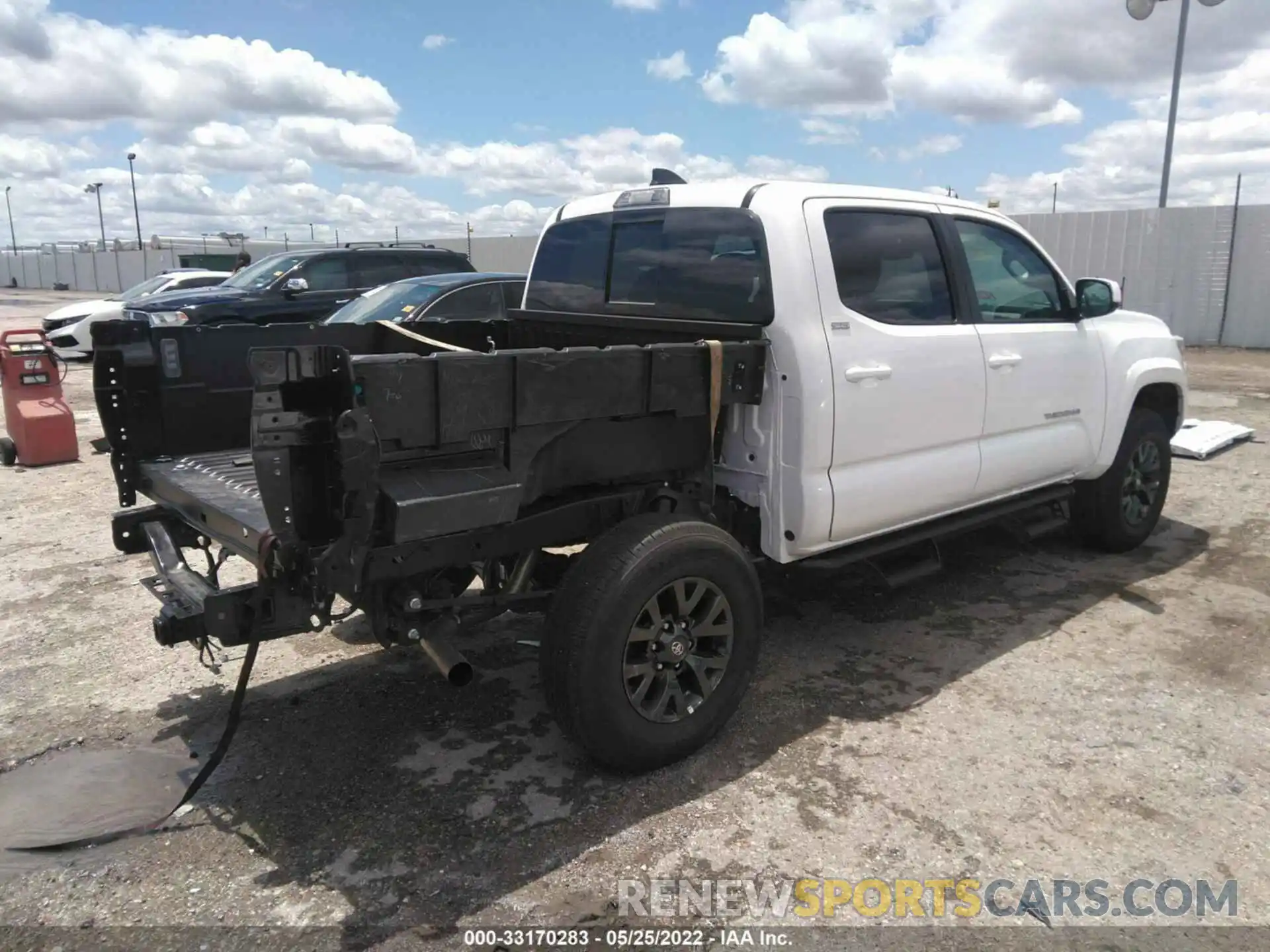 4 Photograph of a damaged car 3TMAZ5CN9MM151260 TOYOTA TACOMA 2WD 2021