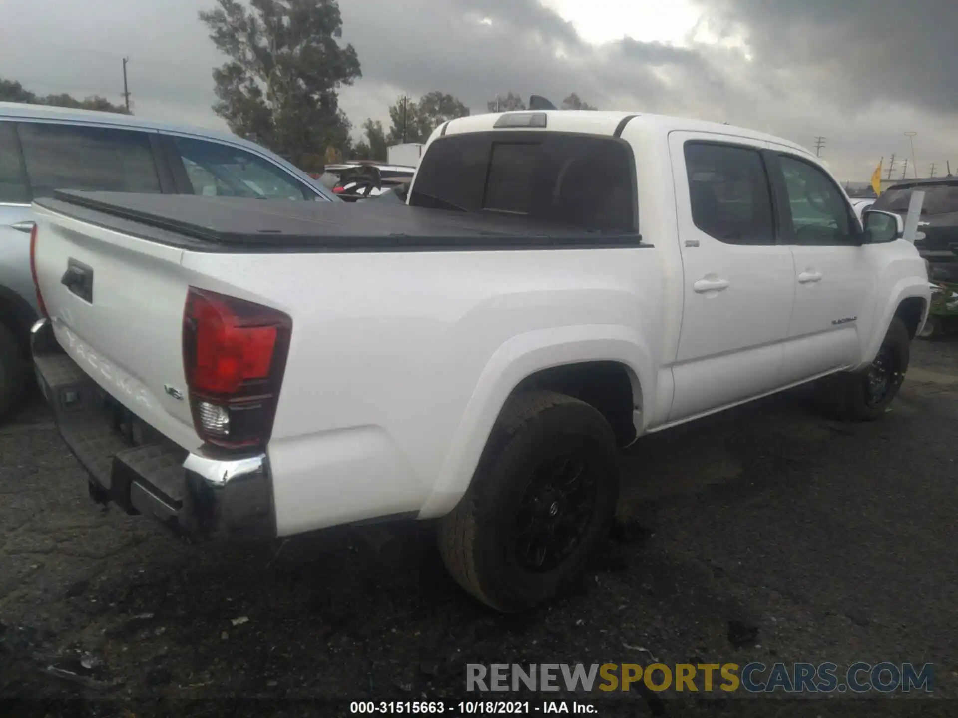 4 Фотография поврежденного автомобиля 3TMAZ5CNXMM155656 TOYOTA TACOMA 2WD 2021