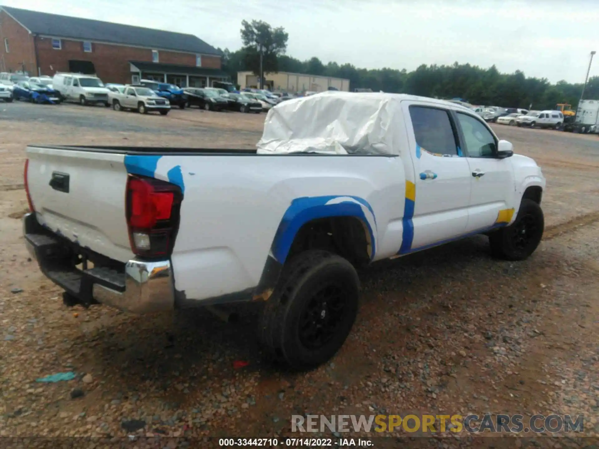 4 Photograph of a damaged car 3TMBZ5DN6MM031161 TOYOTA TACOMA 2WD 2021