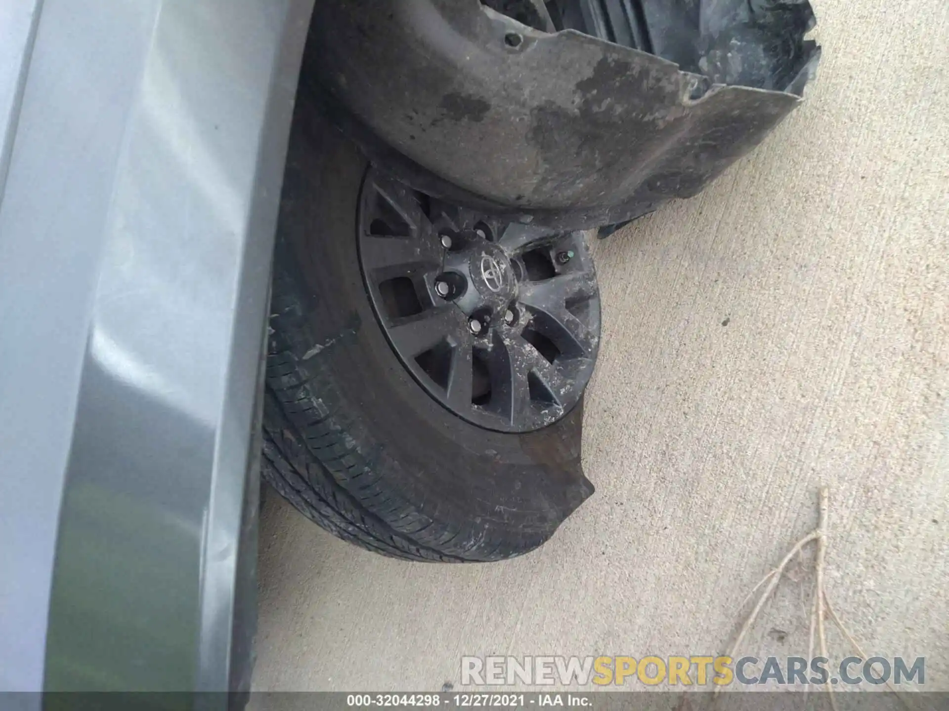 12 Photograph of a damaged car 3TMBZ5DN7MM028348 TOYOTA TACOMA 2WD 2021