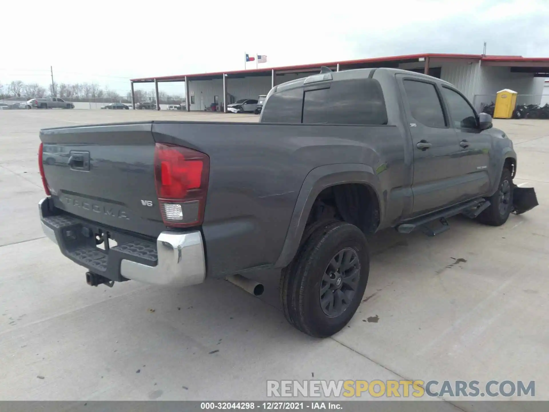 4 Photograph of a damaged car 3TMBZ5DN7MM028348 TOYOTA TACOMA 2WD 2021