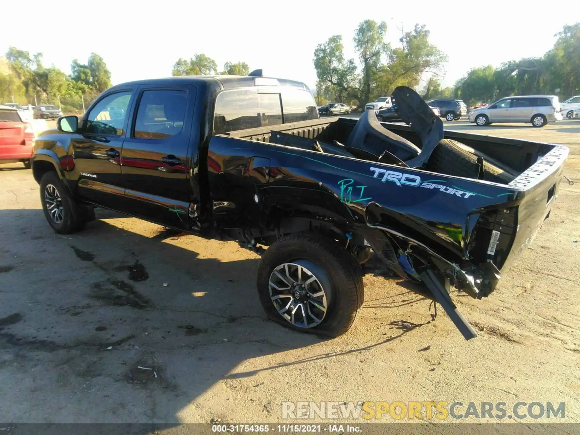 3 Фотография поврежденного автомобиля 3TMBZ5DN8MM028374 TOYOTA TACOMA 2WD 2021