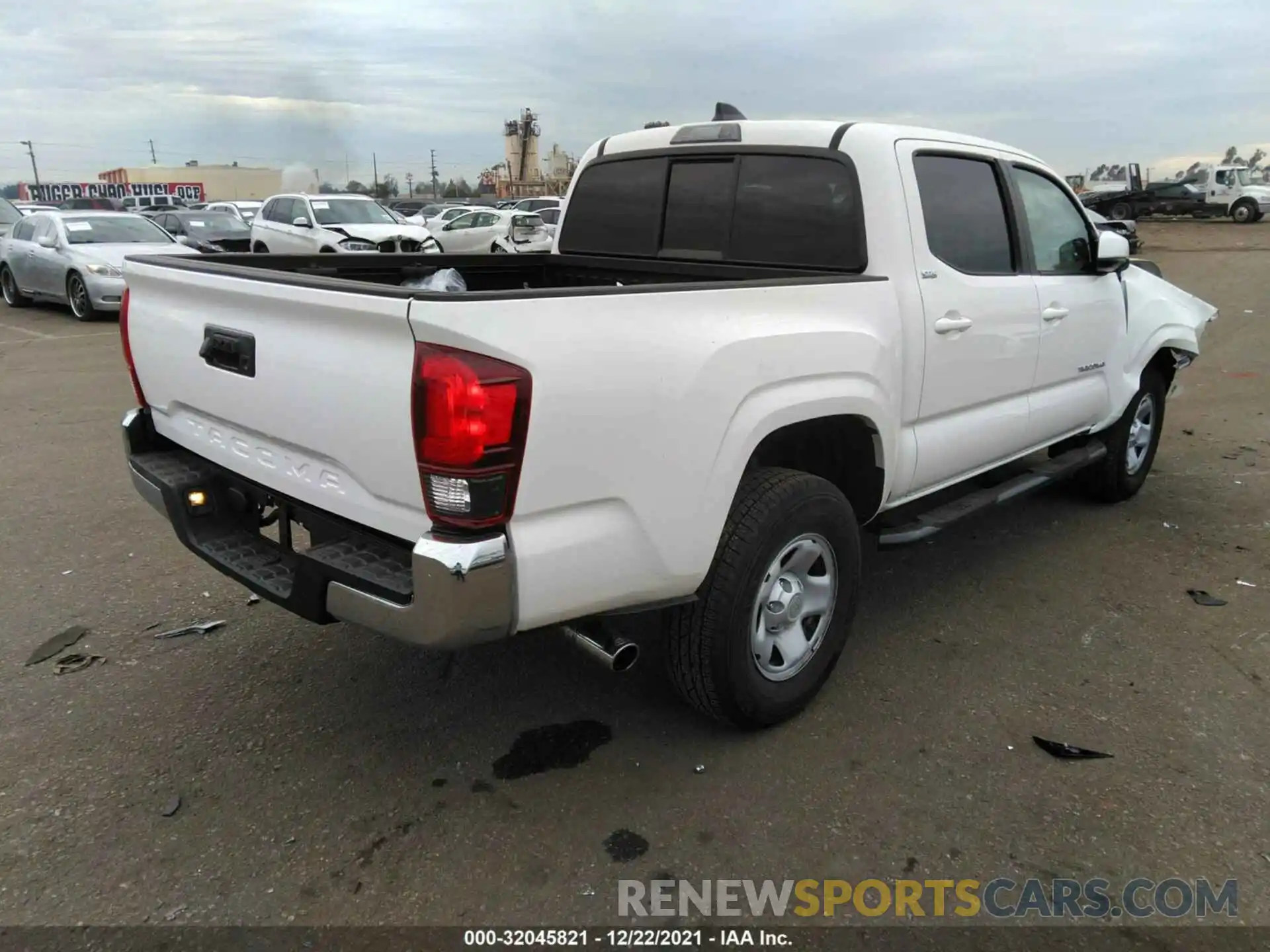 4 Photograph of a damaged car 3TYAX5GN0MT011764 TOYOTA TACOMA 2WD 2021