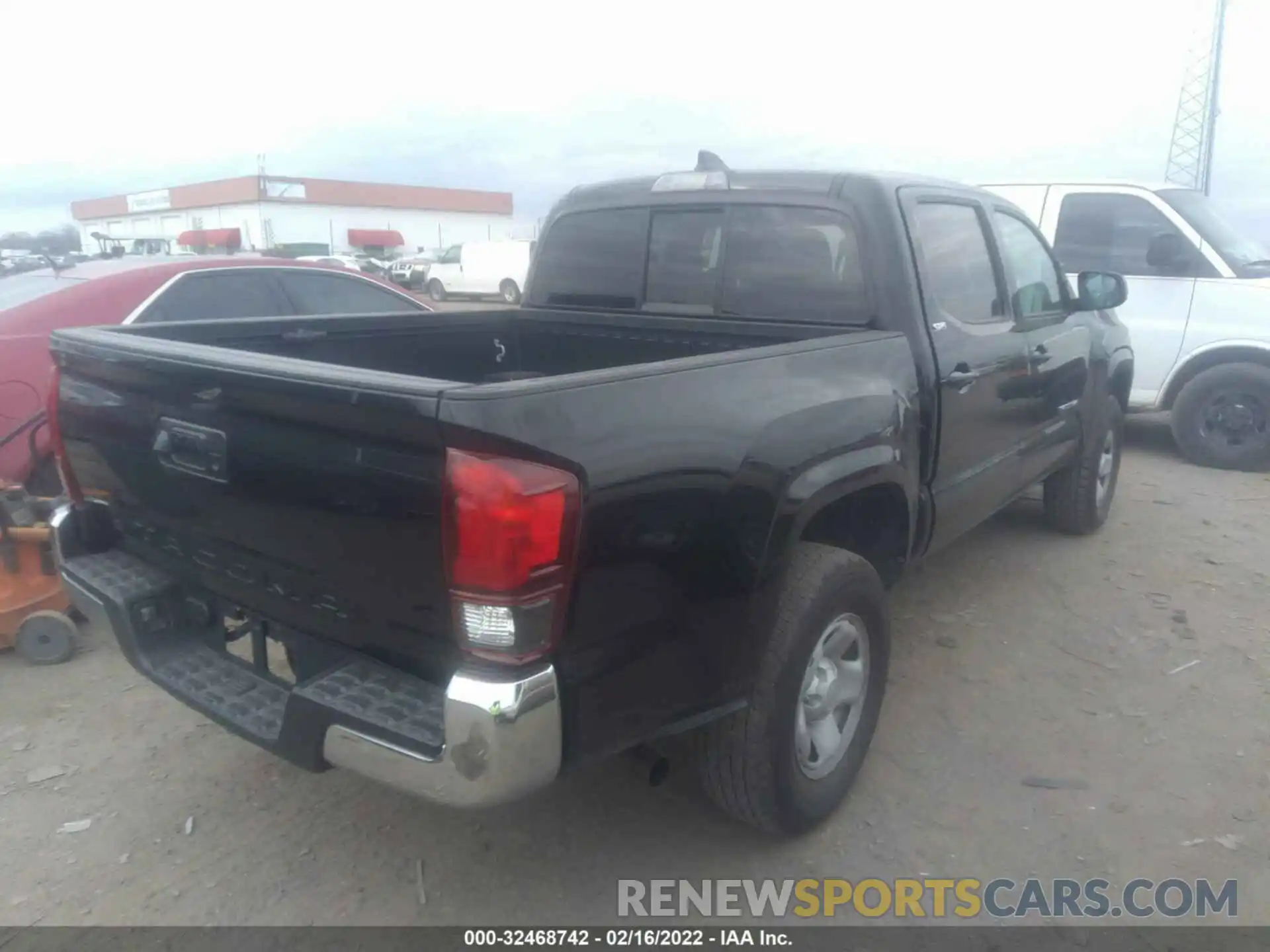 4 Photograph of a damaged car 3TYAX5GN4MT015459 TOYOTA TACOMA 2WD 2021