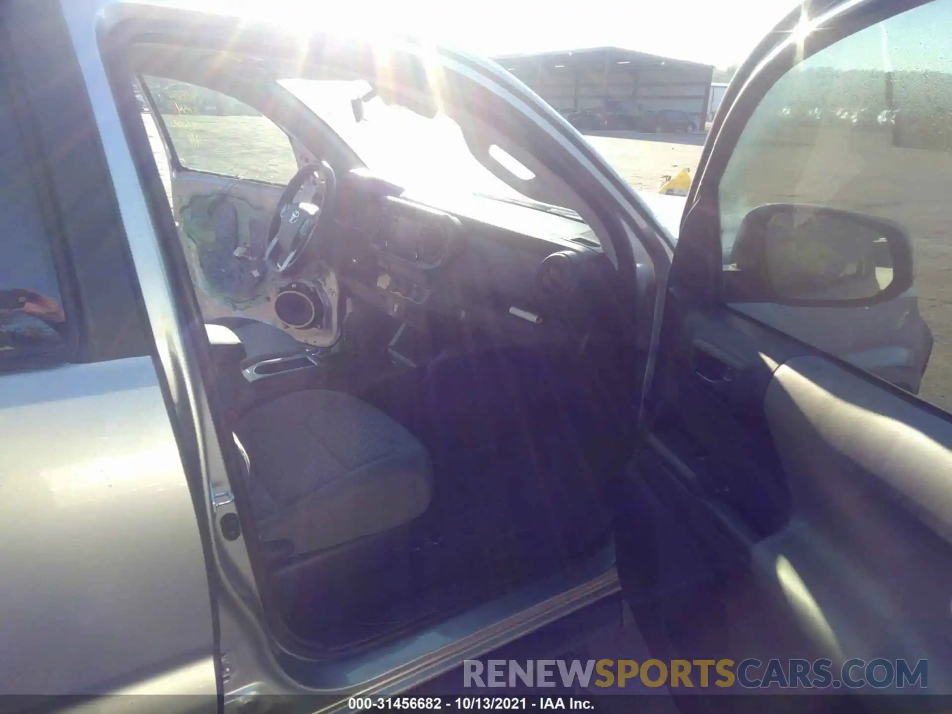 5 Photograph of a damaged car 3TYAX5GN5MT021593 TOYOTA TACOMA 2WD 2021