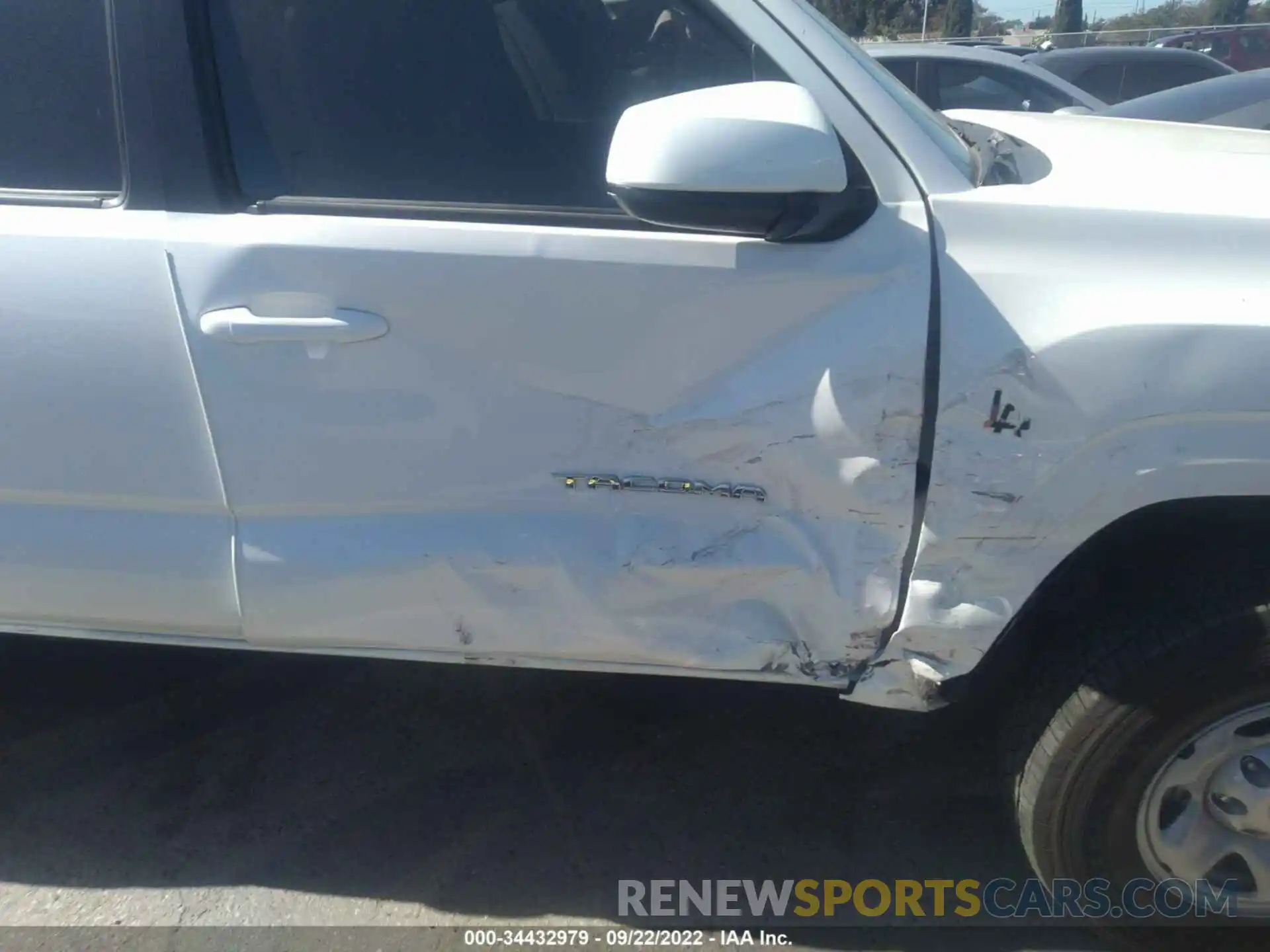 6 Photograph of a damaged car 3TYAX5GN6MT012952 TOYOTA TACOMA 2WD 2021