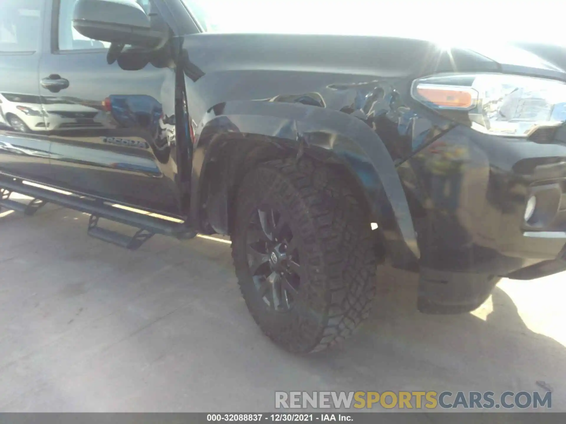 6 Photograph of a damaged car 3TYAX5GN6MT013308 TOYOTA TACOMA 2WD 2021